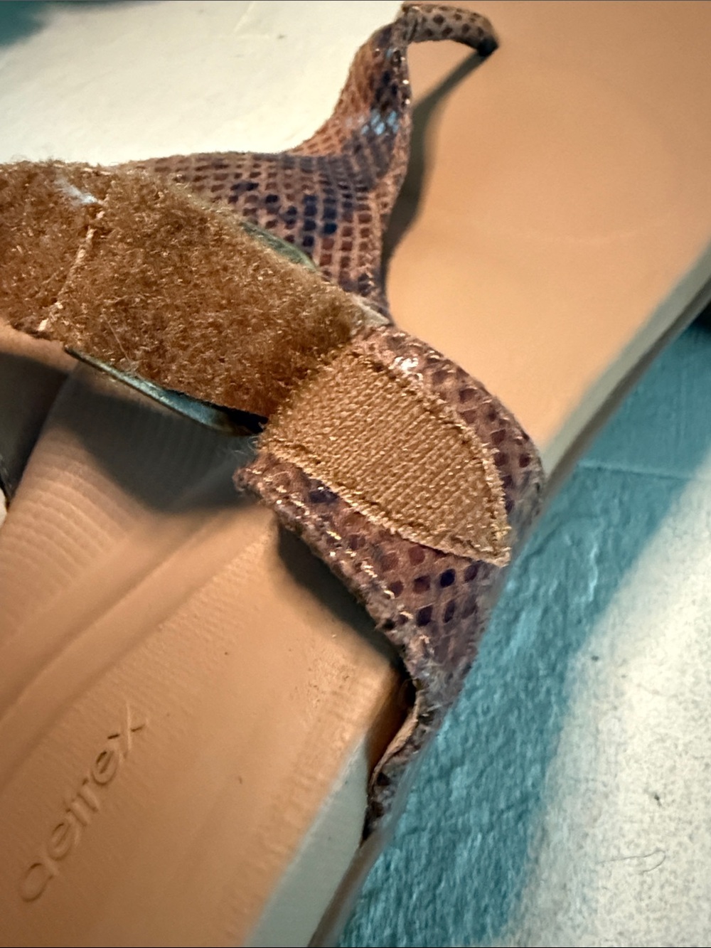 Aetrex Rita Adjustable Thong Sandals Brown Snake Print Orthotic Size 38 US 7.5-8 - Picture 8 of 9